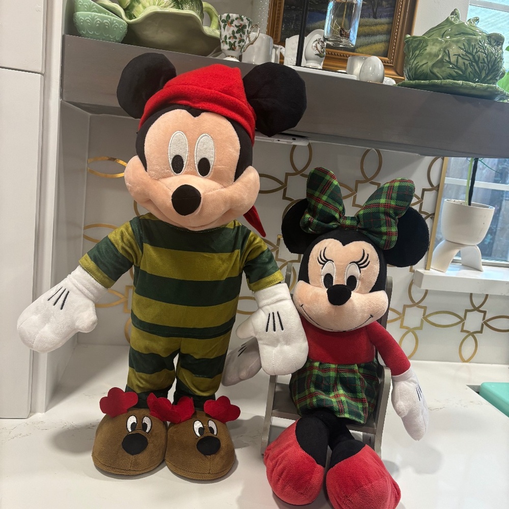 Xmas Holiday Disney 23” Mickey Mouse Greeter Green Striped PJs and 16” Minnie